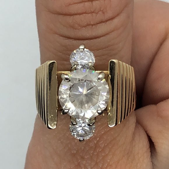 SOLD💛 18k Yellow Gold Vintage Custom 80s Ring - Picture 7 of 9